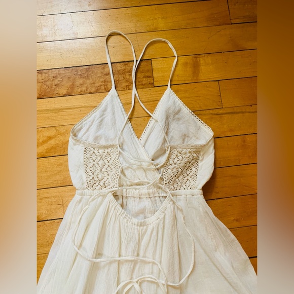 Off-white summer dress, backless halter, one size - Picture 2 of 3